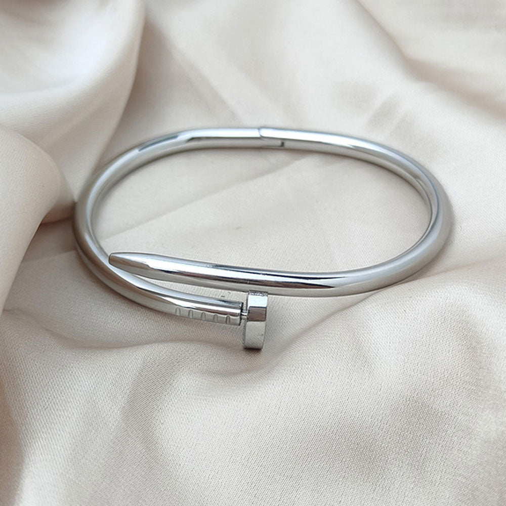 Bracelet Clou - Pour une touche féminine et chic